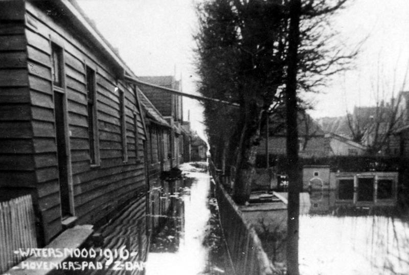 Foto 1880579588